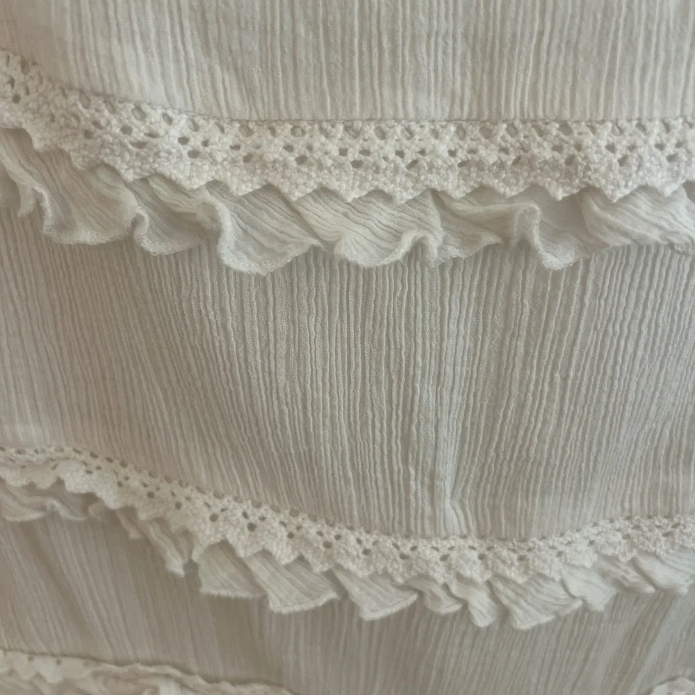 Chic White Lace Trim Maxi Dress - Picture 4 of 5